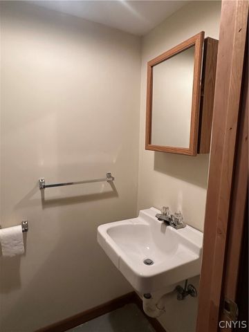 103 Grove Ave Extension, Auburn, NY 13021