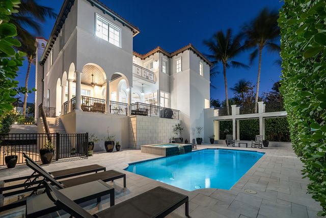 6102 N Ocean Boulevard, Ocean Ridge, FL 33435