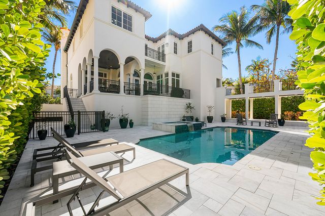 6102 N Ocean Boulevard, Ocean Ridge, FL 33435