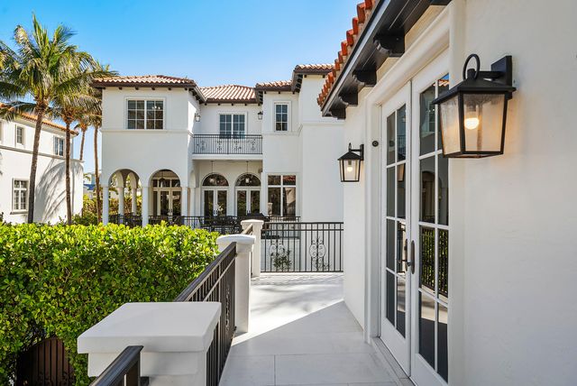 6102 N Ocean Boulevard, Ocean Ridge, FL 33435