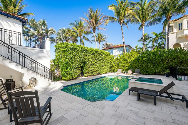 6102 N Ocean Boulevard, Ocean Ridge, FL 33435