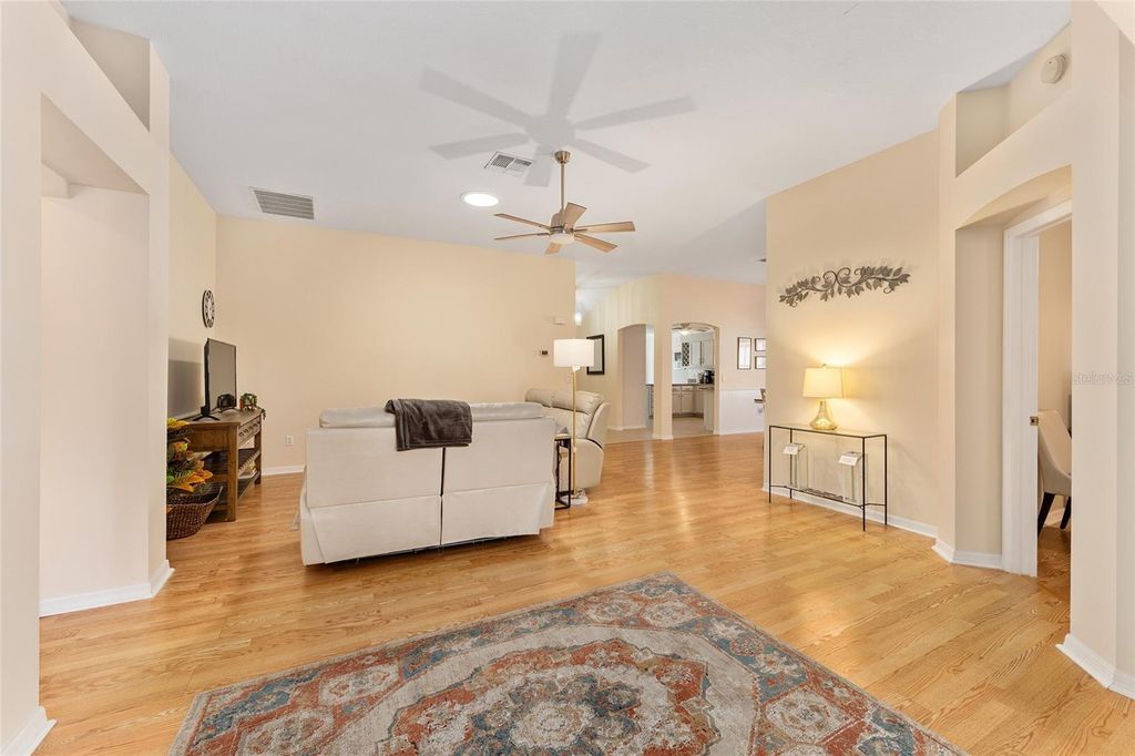 Image 19 of property listing at 1044 SOLEDAD WAY, The Villages, FL 32159