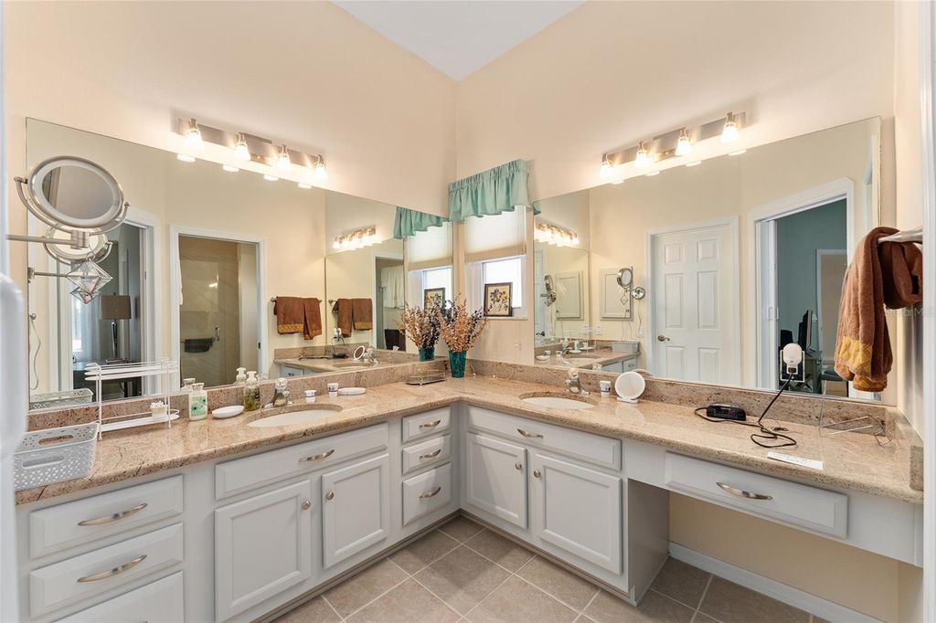 Image 24 of property listing at 1044 SOLEDAD WAY, The Villages, FL 32159