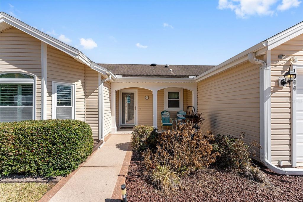 Image 4 of property listing at 1044 SOLEDAD WAY, The Villages, FL 32159