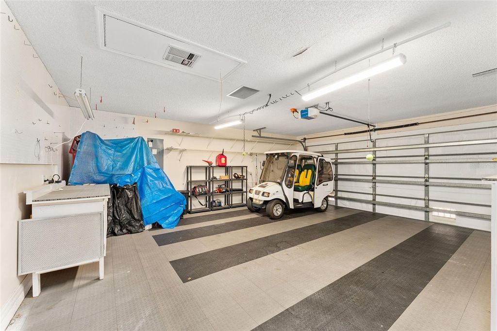 Image 37 of property listing at 1044 SOLEDAD WAY, The Villages, FL 32159