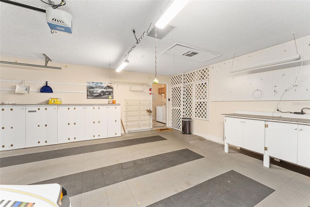 Image 38 of property listing at 1044 SOLEDAD WAY, The Villages, FL 32159