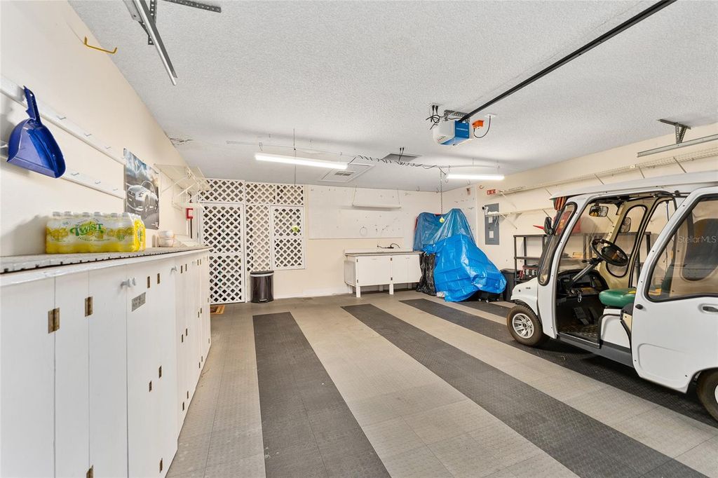 Image 39 of property listing at 1044 SOLEDAD WAY, The Villages, FL 32159