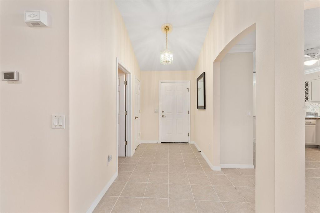 Image 7 of property listing at 1044 SOLEDAD WAY, The Villages, FL 32159