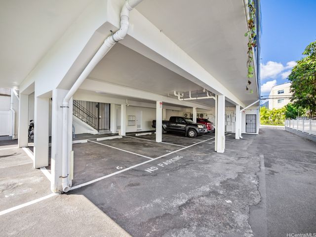 54 Maluniu Avenue, Kailua, HI 96734
