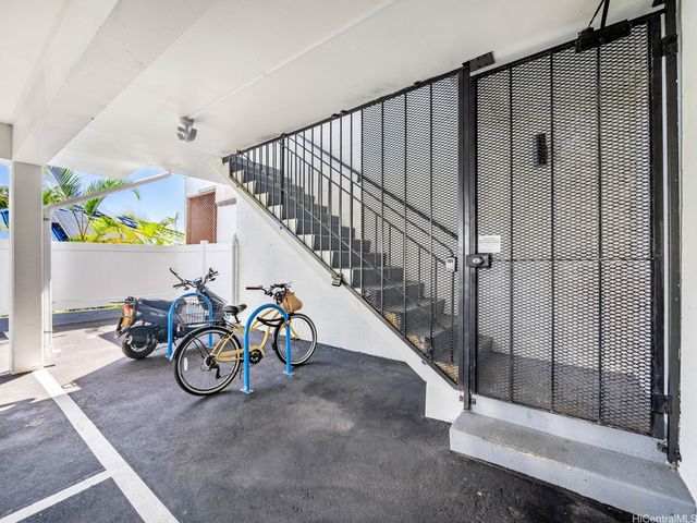 54 Maluniu Avenue, Kailua, HI 96734