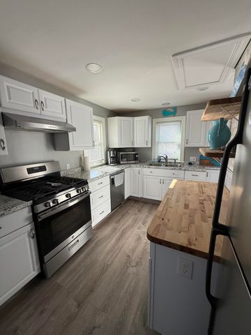 45 Marston Avenue, Hyannis, MA 02601