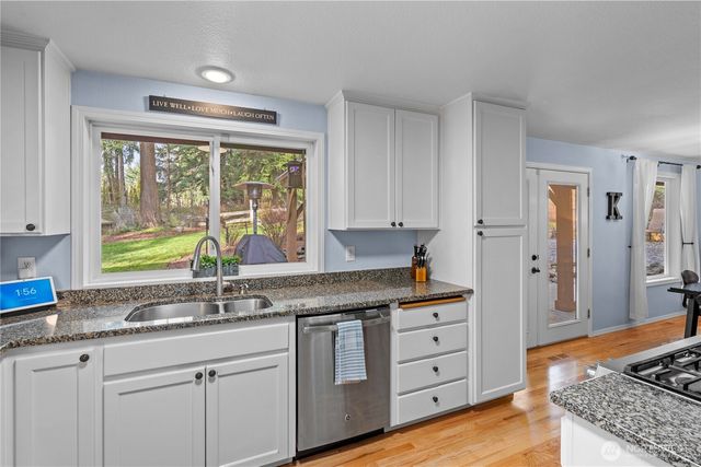 16305 44th Street Ct E, Lake Tapps, WA 98391