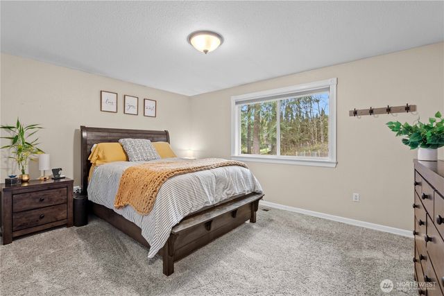 16305 44th Street Ct E, Lake Tapps, WA 98391