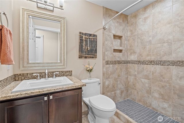 16305 44th Street Ct E, Lake Tapps, WA 98391