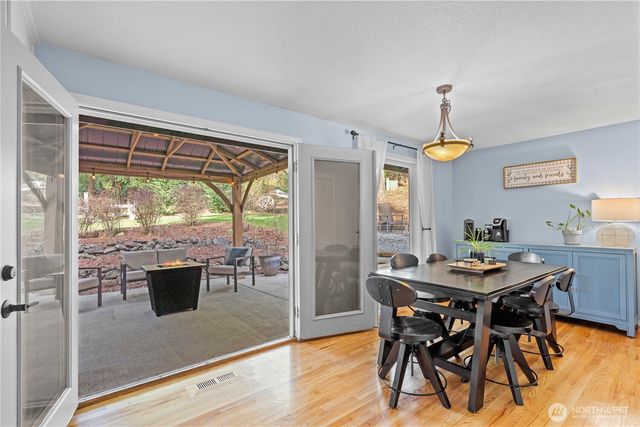 16305 44th Street Ct E, Lake Tapps, WA 98391