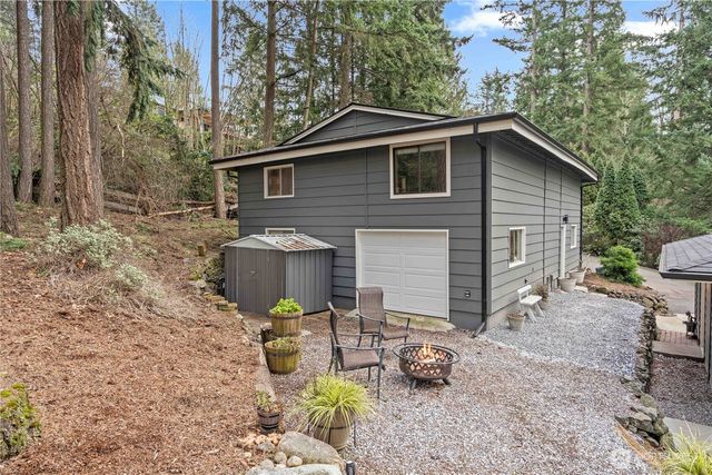 16305 44th Street Ct E, Lake Tapps, WA 98391