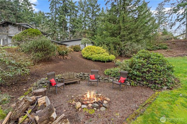 16305 44th Street Ct E, Lake Tapps, WA 98391