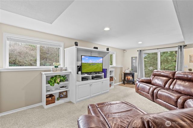 16305 44th Street Ct E, Lake Tapps, WA 98391