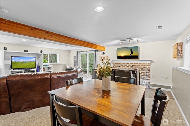 16305 44th Street Ct E, Lake Tapps, WA 98391