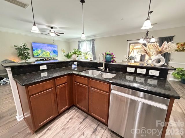 6105 Lighted Way Lane, Indian Trail, NC 28079