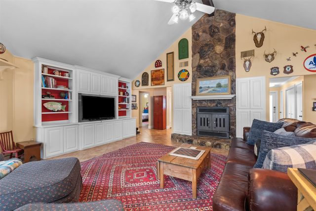 510 Trappers Trail, Mount Vernon, TX 75457