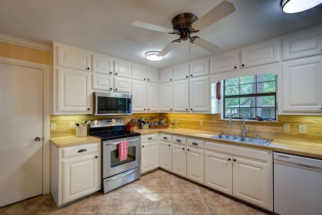 510 Trappers Trail, Mount Vernon, TX 75457