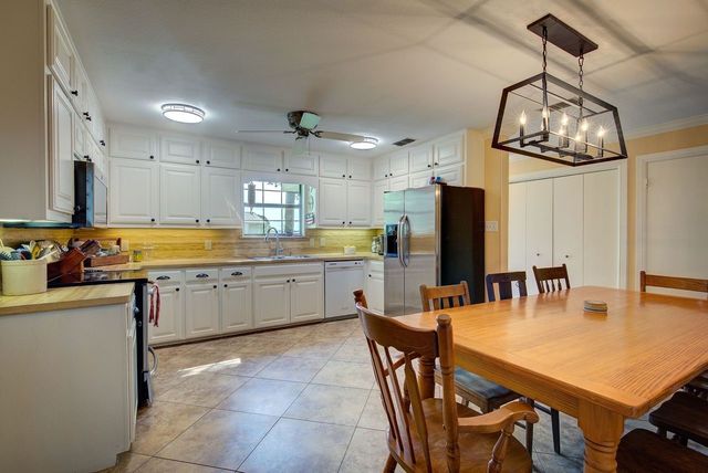 510 Trappers Trail, Mount Vernon, TX 75457