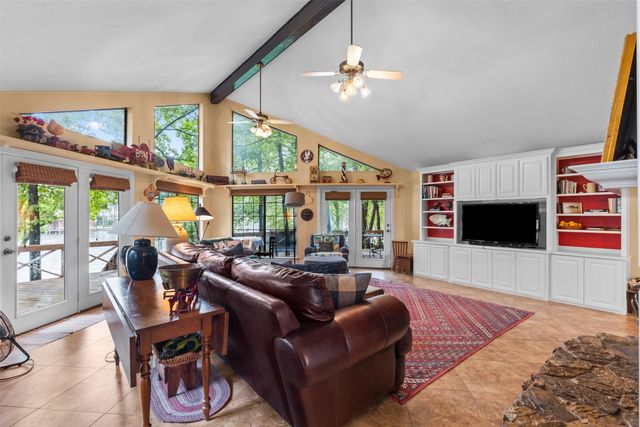 510 Trappers Trail, Mount Vernon, TX 75457