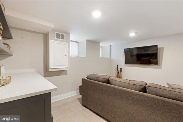 1532 N BROADWAY, Baltimore, MD 21213