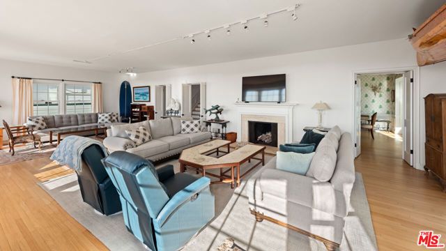 605 N Palisades Beach Road, Santa Monica, CA 90402