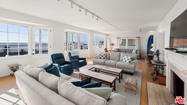 605 N Palisades Beach Road, Santa Monica, CA 90402