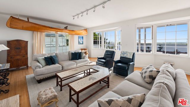 605 N Palisades Beach Road, Santa Monica, CA 90402
