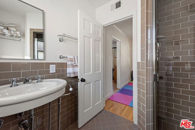 605 N Palisades Beach Road, Santa Monica, CA 90402