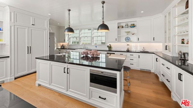 605 N Palisades Beach Road, Santa Monica, CA 90402