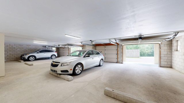 2201 S Huron Parkway 1, Ann Arbor, MI 48104