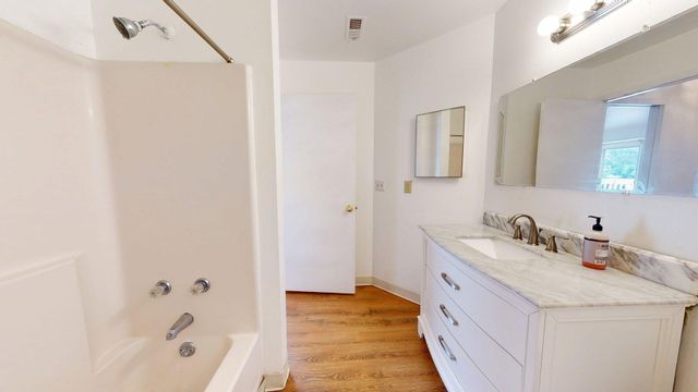 2201 S Huron Parkway 1, Ann Arbor, MI 48104