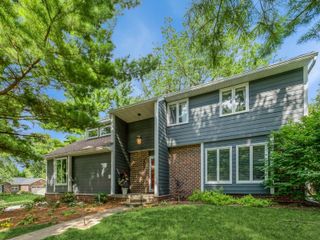 1017 45th Street, West Des Moines, IA 50266