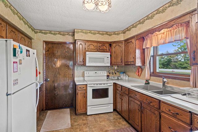 5805 COUNTY HIGHWAY F, Wisconsin Rapids, WI 54495