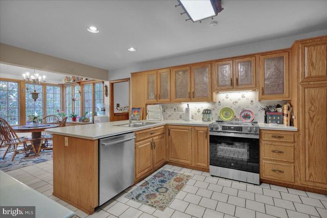 403 ARROWHEAD TRL, Reading, PA 19608