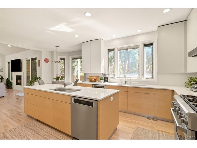 10268 E Lake Dr, Englewood, CO 80111