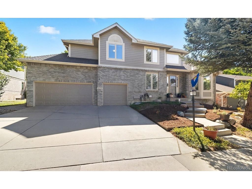10268 E Lake Dr, Englewood, CO 80111