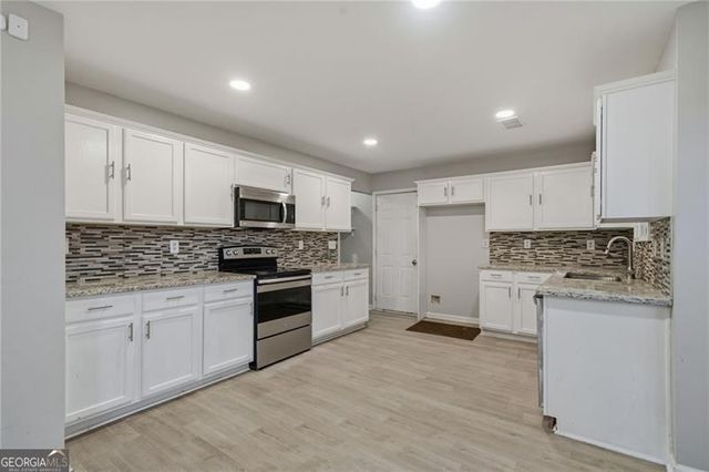 3301 Pine Grove Circle SE, Atlanta, GA 30316