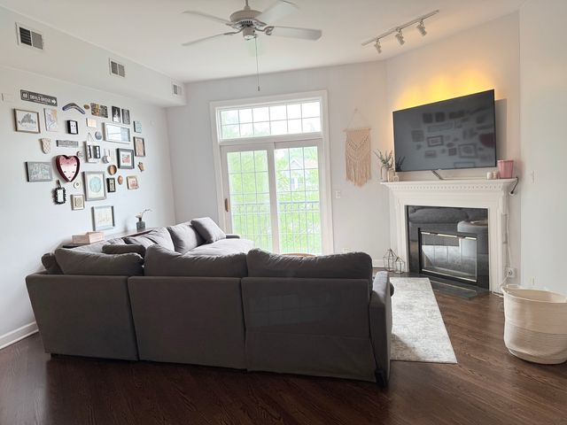 1601 W Altgeld Street 3B, Chicago, IL 60614