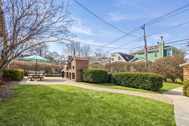 664 Burton Avenue, Highland Park, IL 60035