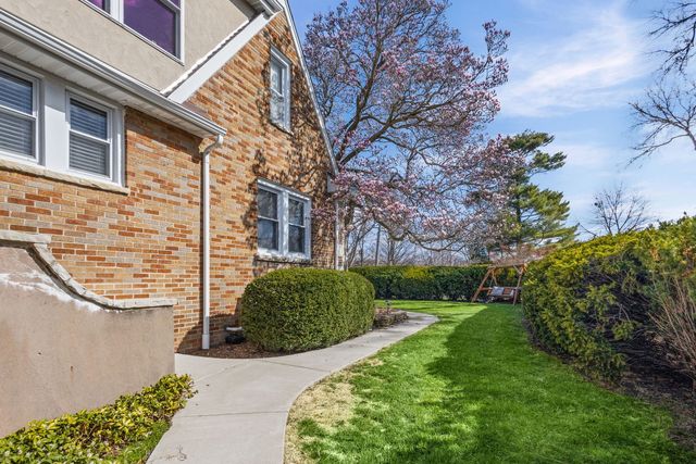 664 Burton Avenue, Highland Park, IL 60035