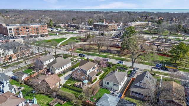 664 Burton Avenue, Highland Park, IL 60035