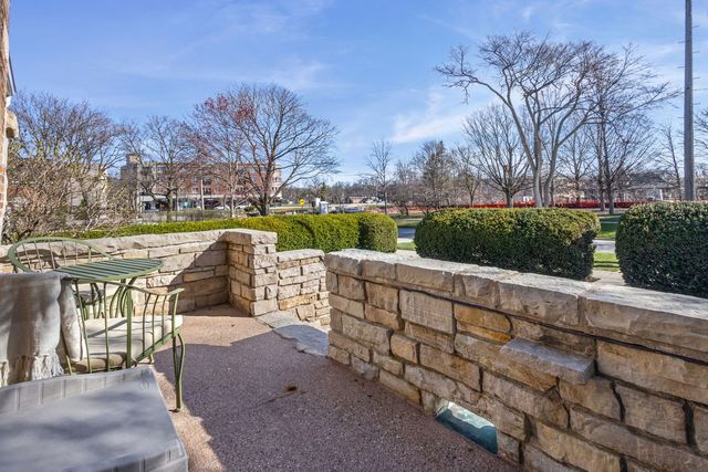 664 Burton Avenue, Highland Park, IL 60035