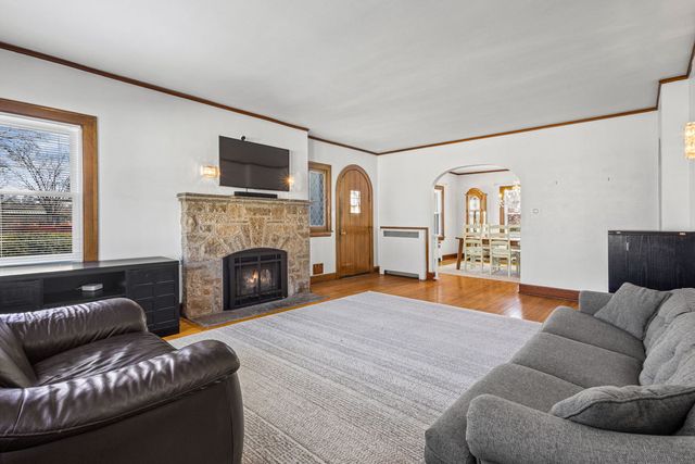 664 Burton Avenue, Highland Park, IL 60035