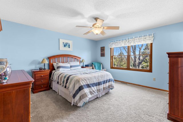 1316 Berwick Lane, Mahtomedi, MN 55115