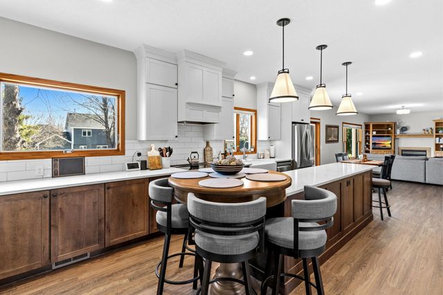 1316 Berwick Lane, Mahtomedi, MN 55115